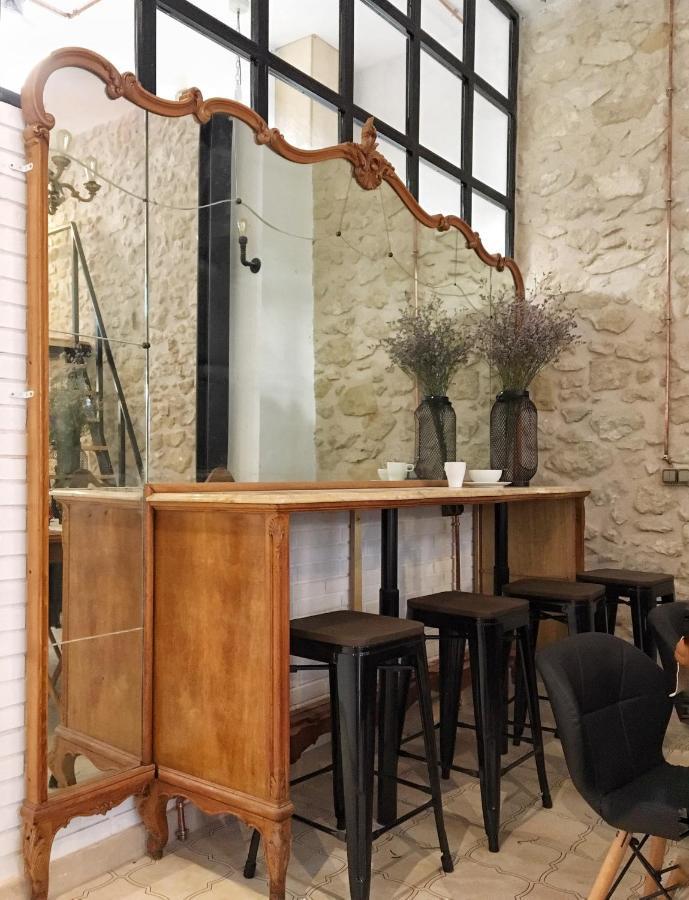 Hostel Numero Trece - Free Towels, Coffee & Tea, Remote Check-In (Adults Only) อาลิกันเต ภายนอก รูปภาพ
