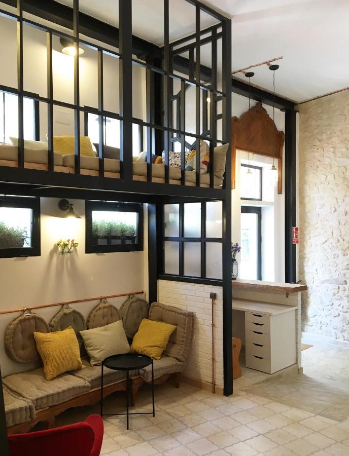 Hostel Numero Trece - Free Towels, Coffee & Tea, Remote Check-In (Adults Only) อาลิกันเต ภายนอก รูปภาพ
