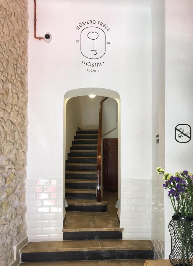 Hostel Numero Trece - Free Towels, Coffee & Tea, Remote Check-In (Adults Only) อาลิกันเต ภายนอก รูปภาพ