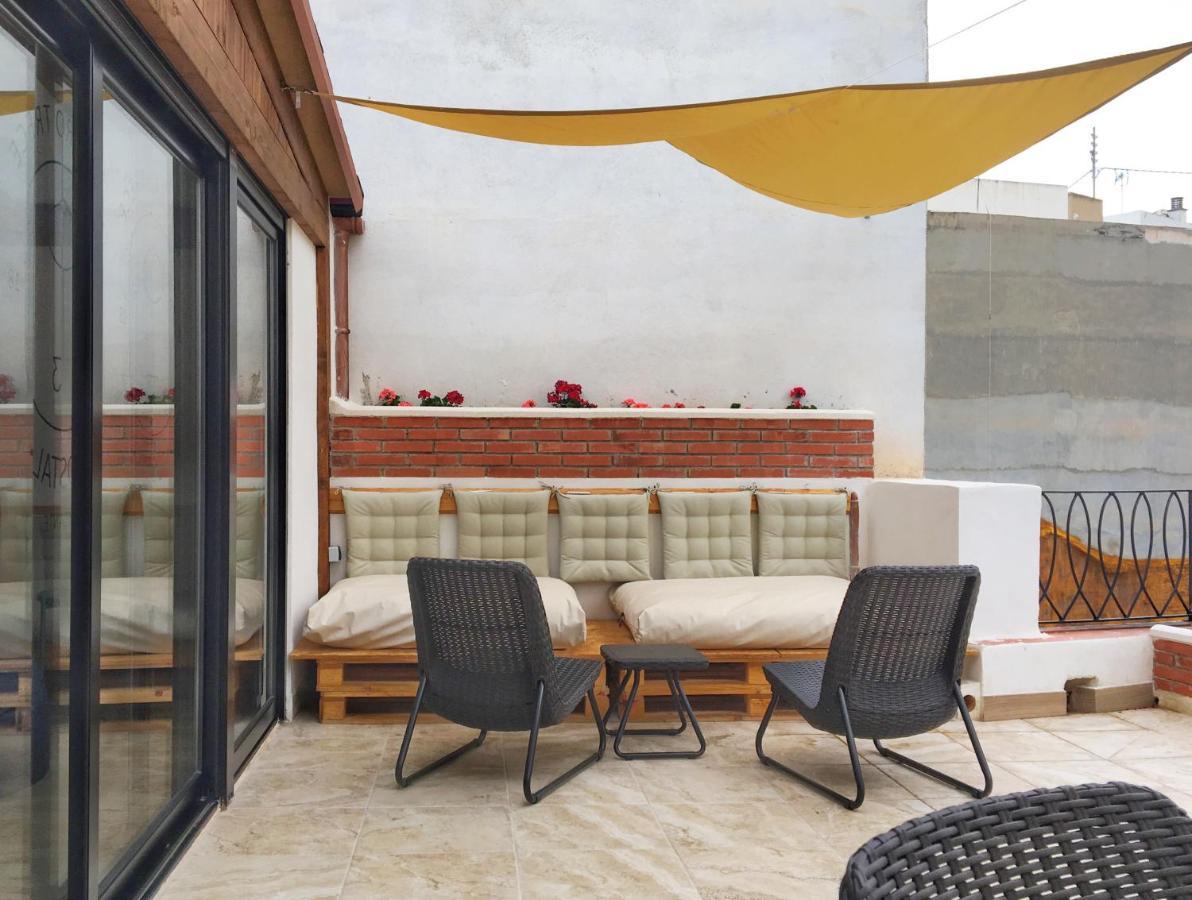 Hostel Numero Trece - Free Towels, Coffee & Tea, Remote Check-In (Adults Only) อาลิกันเต ภายนอก รูปภาพ