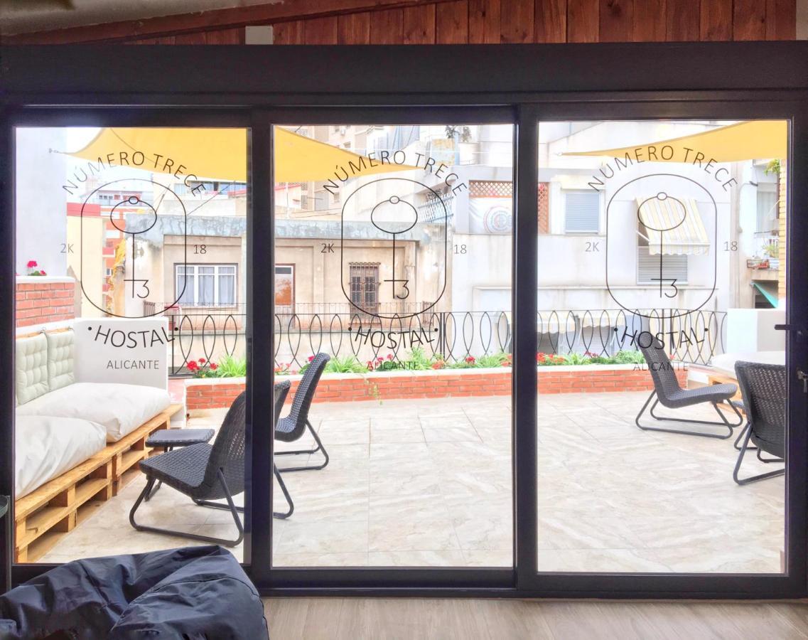 Hostel Numero Trece - Free Towels, Coffee & Tea, Remote Check-In (Adults Only) อาลิกันเต ภายนอก รูปภาพ