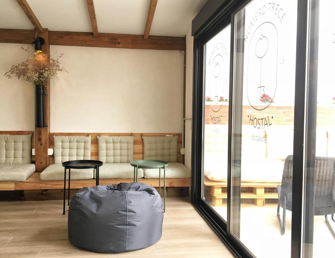 Hostel Numero Trece - Free Towels, Coffee & Tea, Remote Check-In (Adults Only) อาลิกันเต ภายนอก รูปภาพ