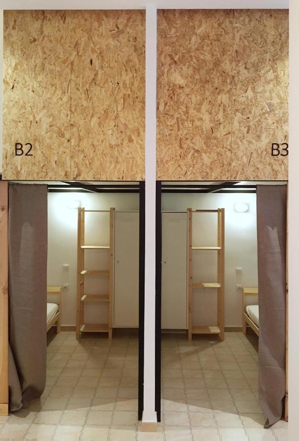 Hostel Numero Trece - Free Towels, Coffee & Tea, Remote Check-In (Adults Only) อาลิกันเต ภายนอก รูปภาพ