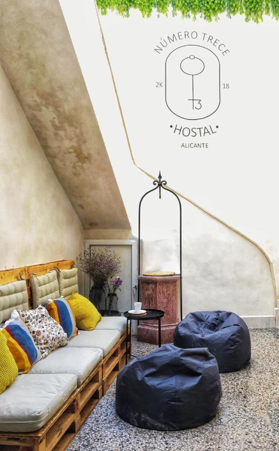 Hostel Numero Trece - Free Towels, Coffee & Tea, Remote Check-In (Adults Only) อาลิกันเต ภายนอก รูปภาพ