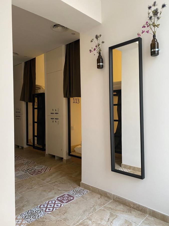 Hostel Numero Trece - Free Towels, Coffee & Tea, Remote Check-In (Adults Only) อาลิกันเต ภายนอก รูปภาพ
